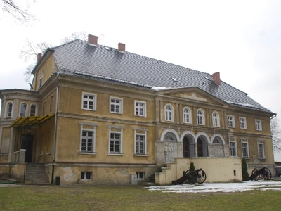 lubuskie-muzeum-wojskowe-w-zielonej-gorze-z-siedziba-w-drzonowie