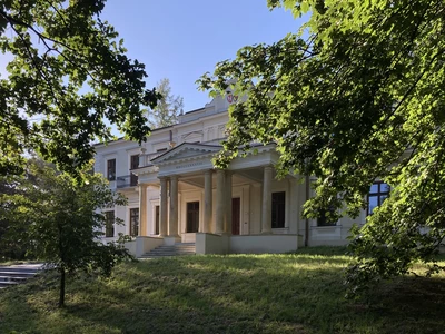 Pałac Wielopolskich w Częstocicach - Muzeum Historyczno-Archeologiczne w Ostrowcu Świętokrzyskim