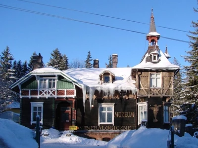 muzeum-mineralogiczne-w-szklarskiej-porebie---sokolowski-muzea