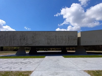 Muzeum byłego niemieckiego Obozu Zagłady Kulmhof w Chełmnie nad Nerem - Muzeum Martyrologiczne w Żabikowie