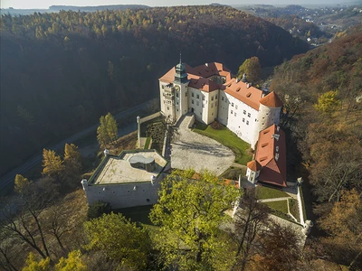 muzeum-na-zamku-w-pieskowej-skale---zamek-krolewski-na-wawelu-w-krakowie