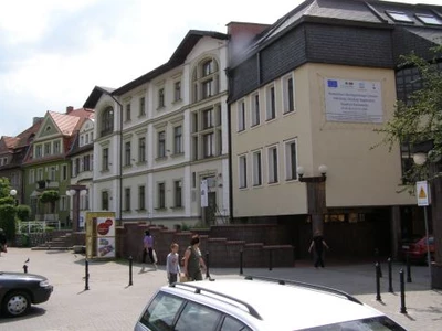 jeleniogorskie-centrum-informacji-i-edukacji-regionalnej--ksiaznica-karkonoska