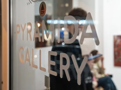 Pyramida Gallery