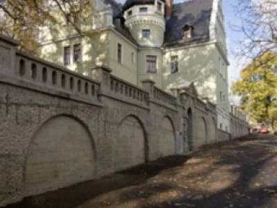 Zamek Rogów Opolski - Wojewódzka Biblioteka Publiczna im. Emanuela Smołki w Opolu