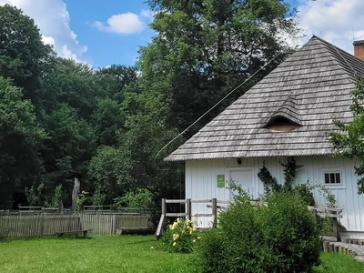 Izba Leśna we Floriance - Ośrodek Edukacyjno-Muzealny RPN