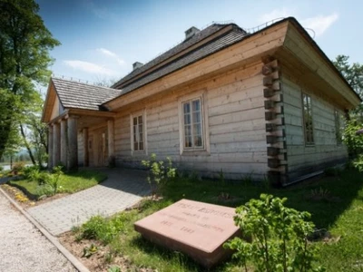 Dworek Stefana Żeromskiego - Centrum Edukacji i Kultury "Szklany Dom"