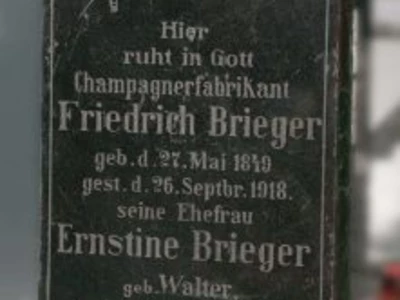 nagrobek-friedricha-i-ernstine-briegerow