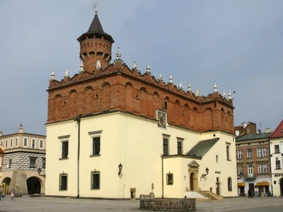 ratusz--galeria-sztuki-dawnej---the-district-museum-in-tarnow