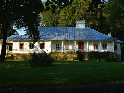 Muzeum Kultury Szlacheckiej Dwór Kopytowa - Muzeum Zamkowe Kamieniec w Odrzykoniu