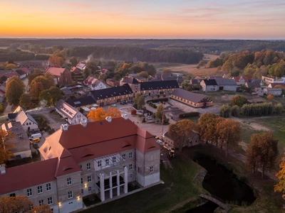 Pomeranian Land Museum in Siemczyno (Baroque palace in Siemczyno) - Henrykowskie Association in Siemczyno