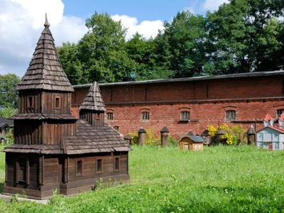 Skansen i Muzeum Pszczelarstwa im. prof. R. Kosteckiego w Swarzędzu - Muzeum Narodowe Rolnictwa i Przemysłu Rolno-Spożywczego w Szreniawie