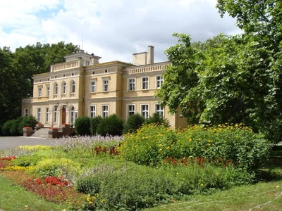 Muzeum Przyrodniczo-Łowieckie w Uzarzewie - Muzeum Narodowe Rolnictwa i Przemysłu Rolno-Spożywczego w Szreniawie