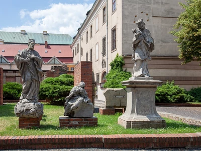 lapidarium---muzeum-miedzi-w-legnicy