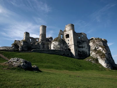 Ogrodzieniec Castle