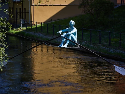 Uniesienie. Wystawa rzeźb balansujących Jerzego Kędziory